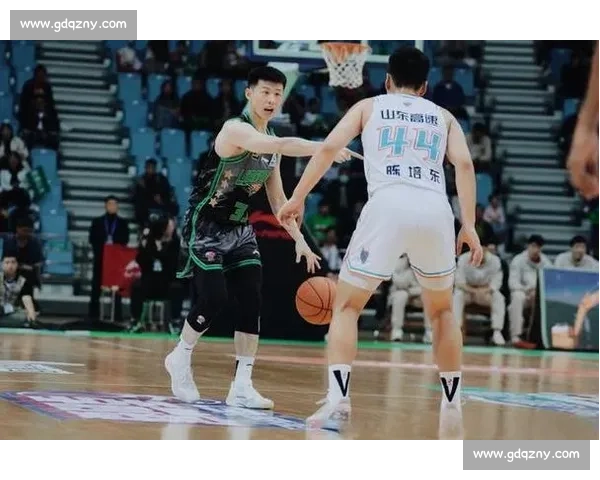 今晚CBA焦点对决辽宁大战山东 谁能笑到最后抢占季后赛先机 今晚CBA焦点对决辽宁大战山东 谁能笑到最后抢占季后赛先机
